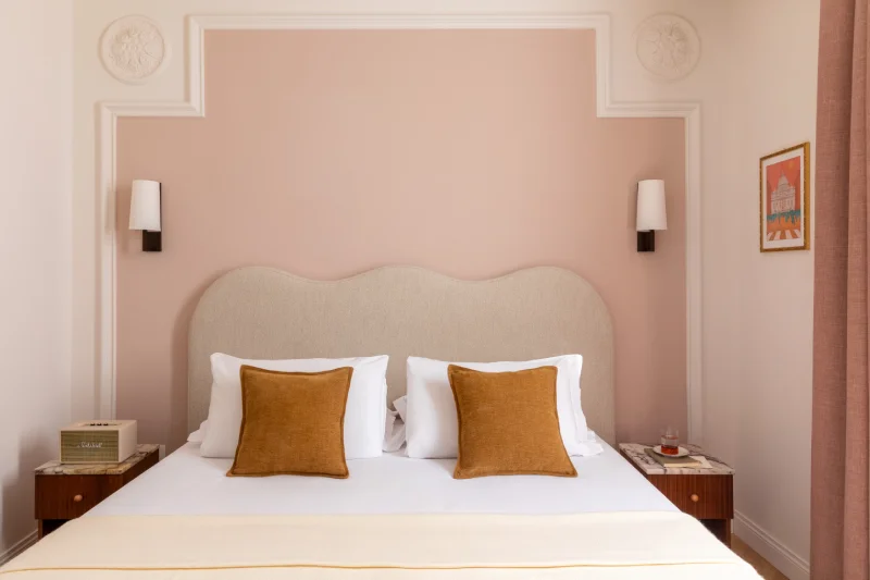 Camera superior raffinata con letto matrimoniale, finestra luminosa e arredi contemporanei nel centro storico di Roma, area Fori Imperiali - Hotel Fori Imperiali, BZAR hotels a Roma
